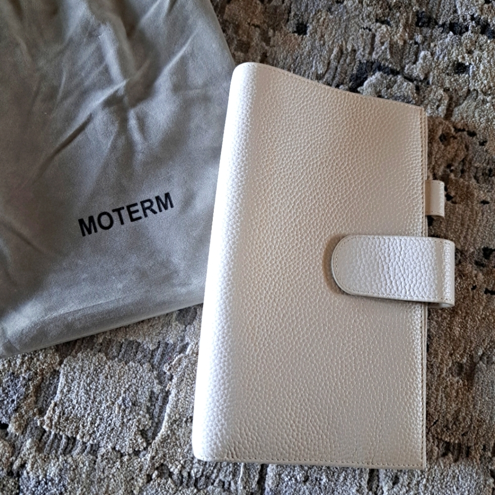 Moterm White Leather Traveler's Notebook